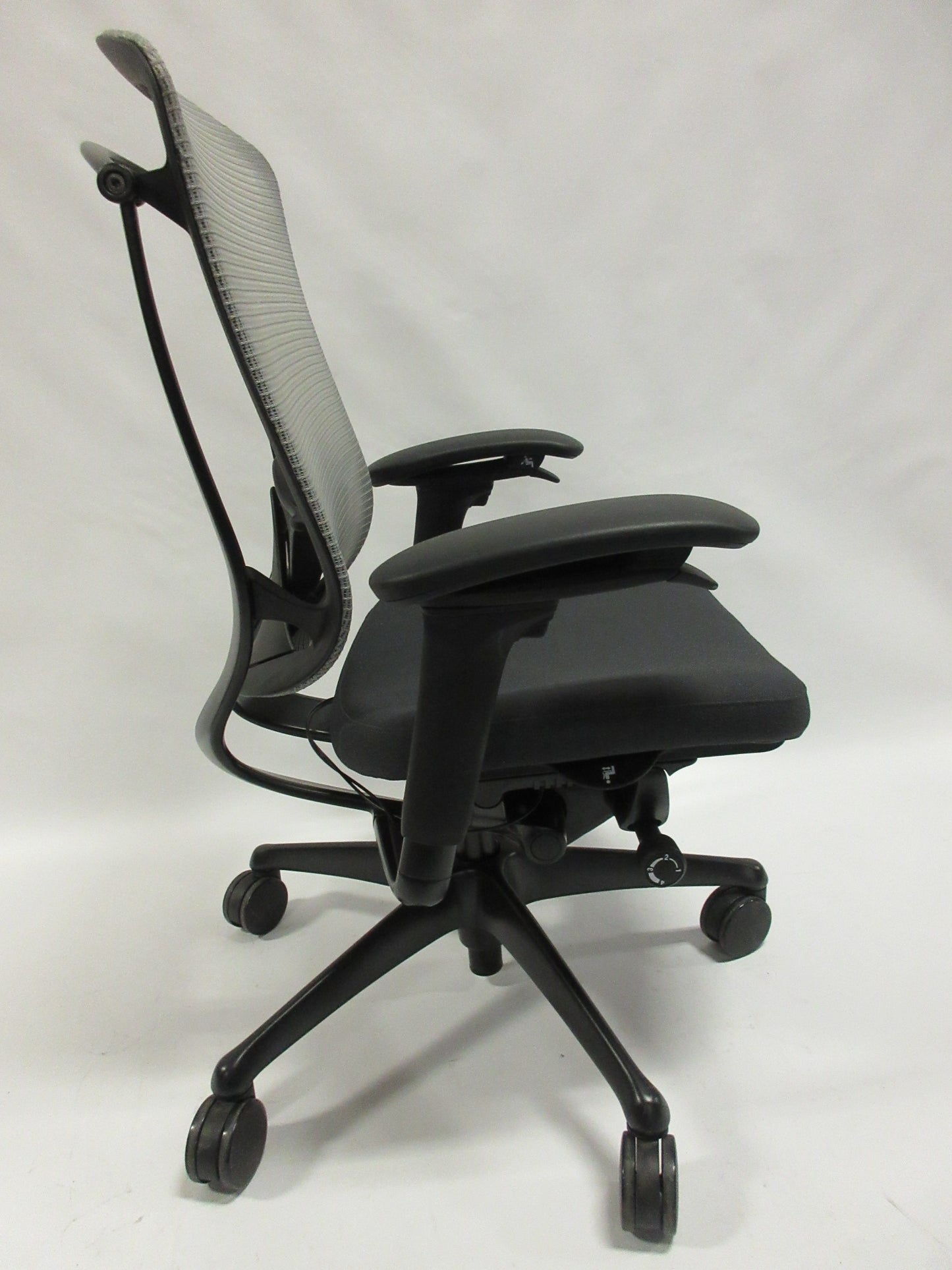 Teknion Nuova Contessa Ergonomic Task Chair