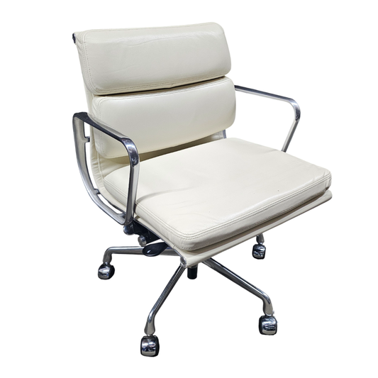 Herman Miller Eames Soft Pad Management Chair in White Leather with Pneumatic Lift, EA435