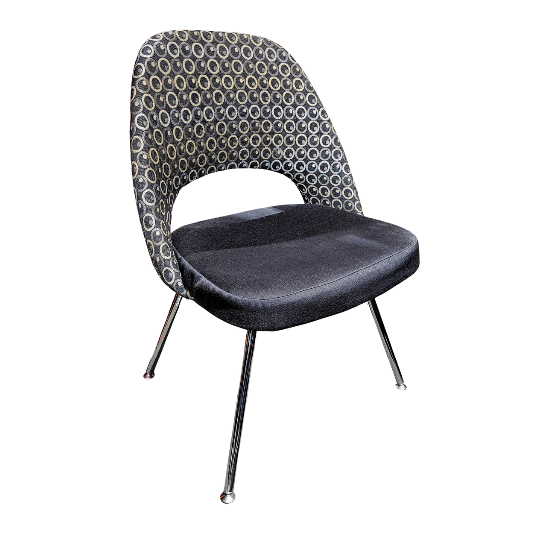 Knoll Saarinen Executive Side Chair in Patterned Fabric