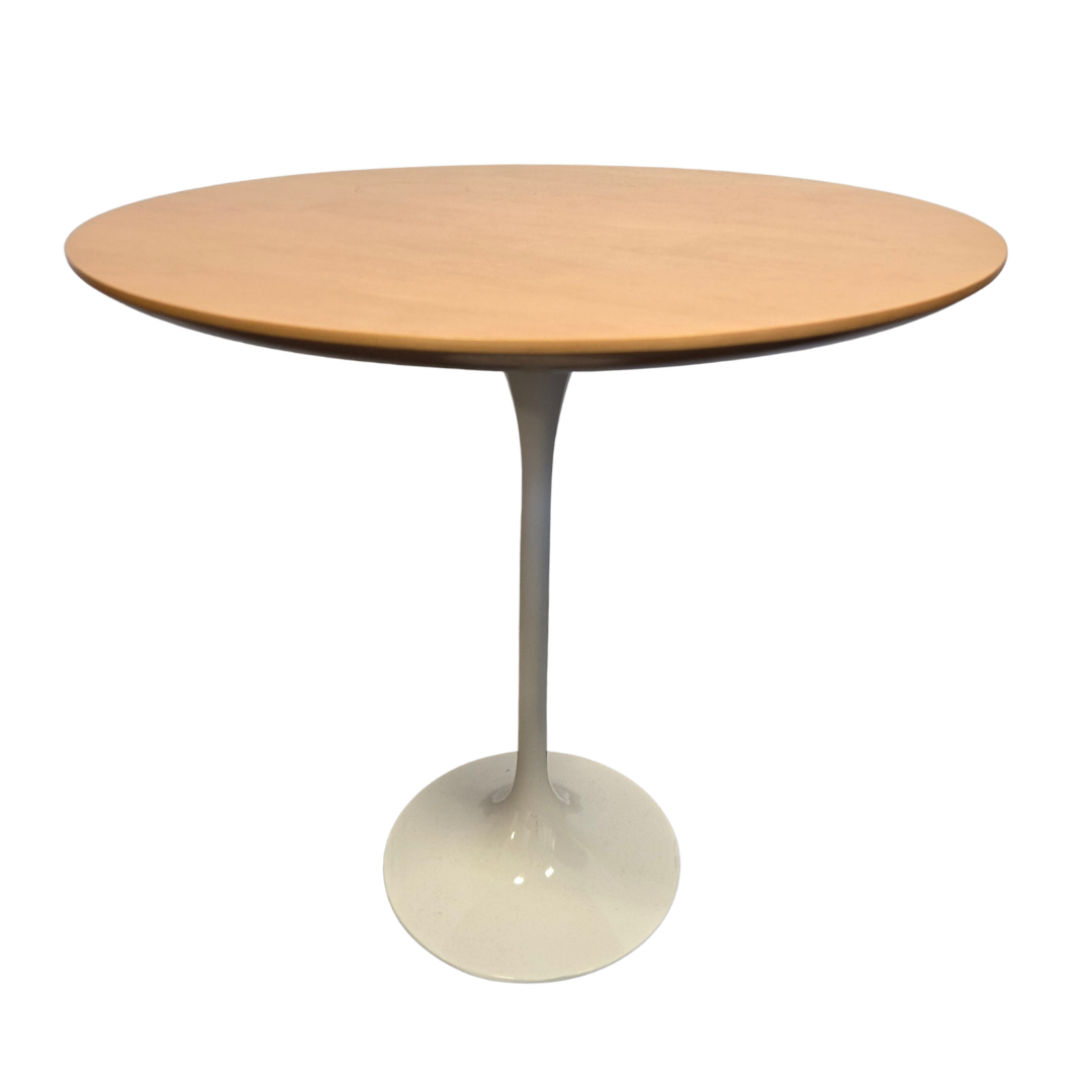 Tulip Style 20-in Side Table in Maple