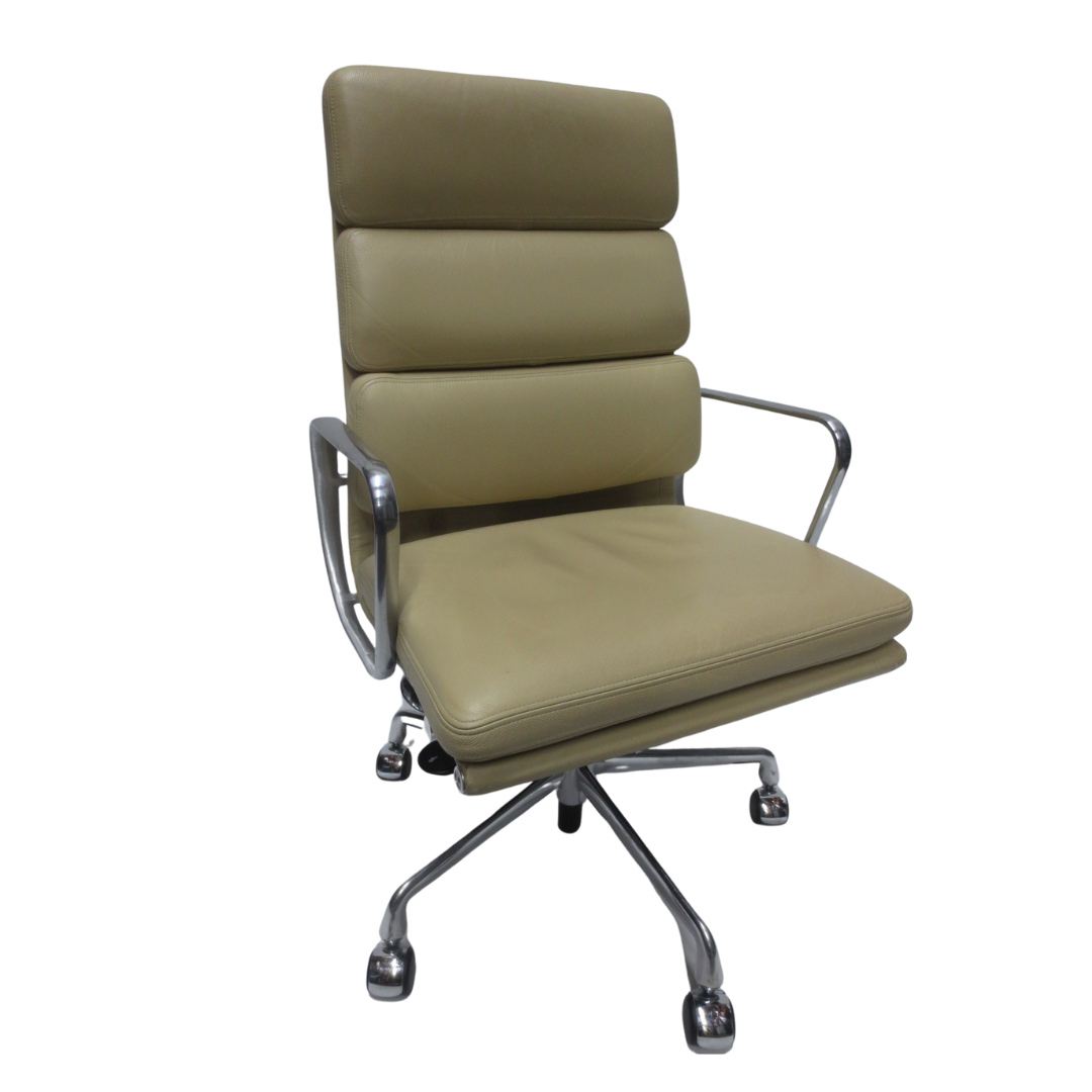 Herman Miller Eames Executive Soft Pad Chair in Cream Leather with Pneumatic Lift