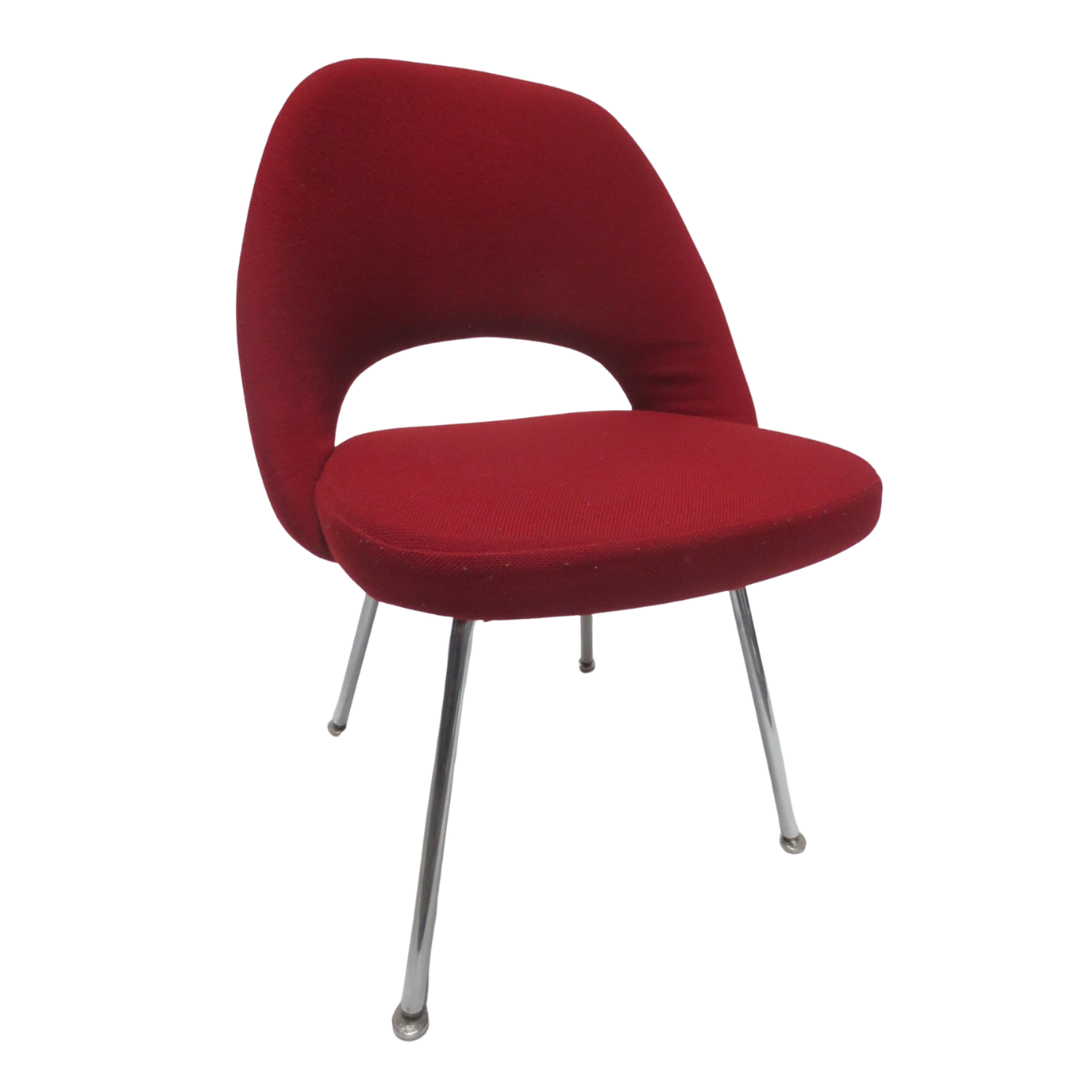 Knoll Saarinen Executive Side Chair in Red Fabric (Original)