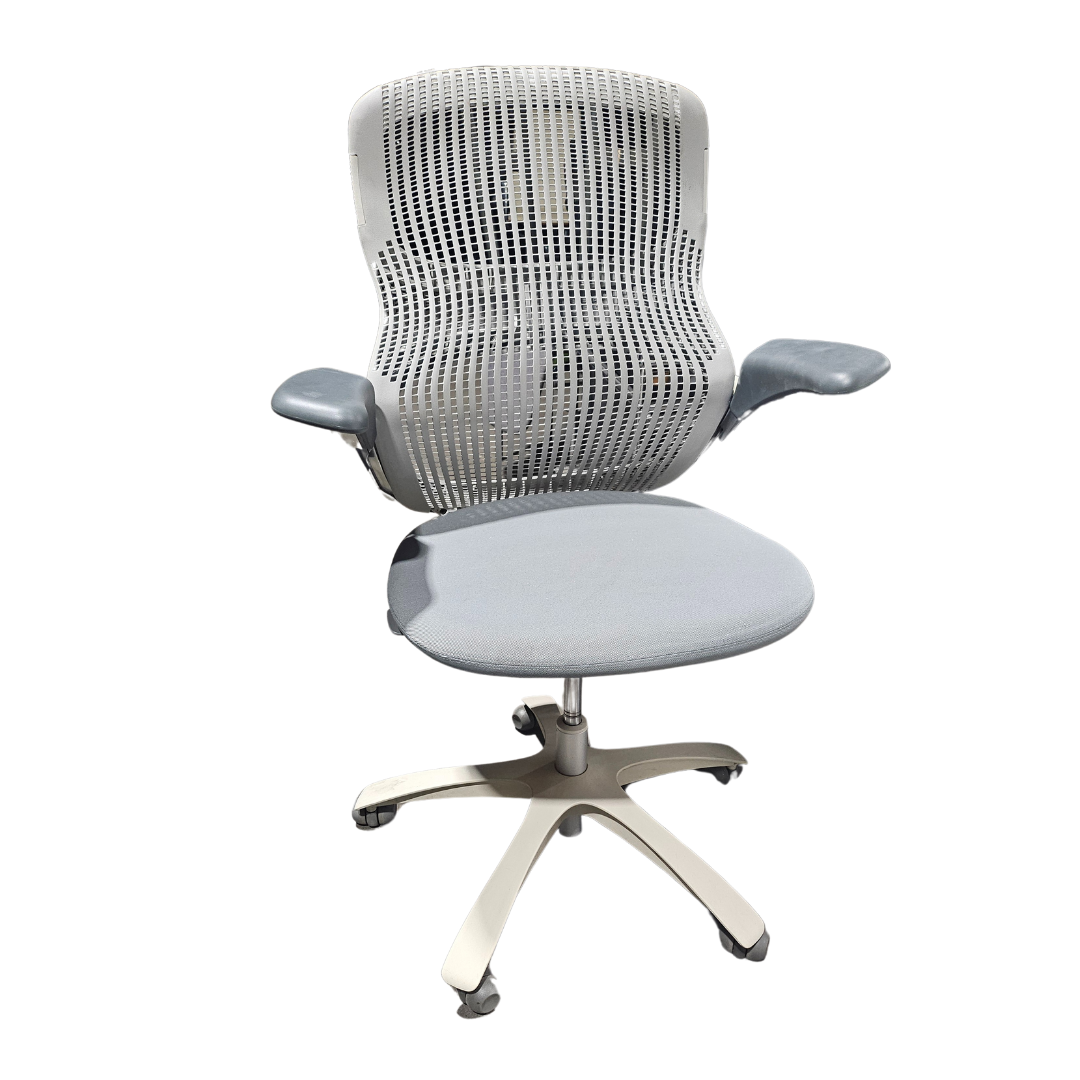 Knoll Generation Chair in Light Grey with Plastic Base