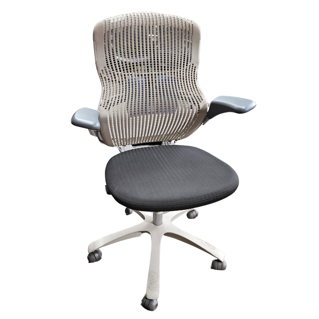 Knoll Generation Chair in Light Grey / Dark Grey with Plastic Base