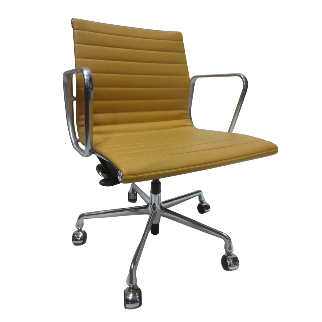 Herman Miller Eames Aluminum Group Management Chair in Butterscotch Leather