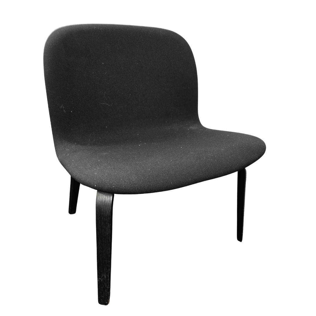 Muuto Visu Lounge Chair in Black Fabric
