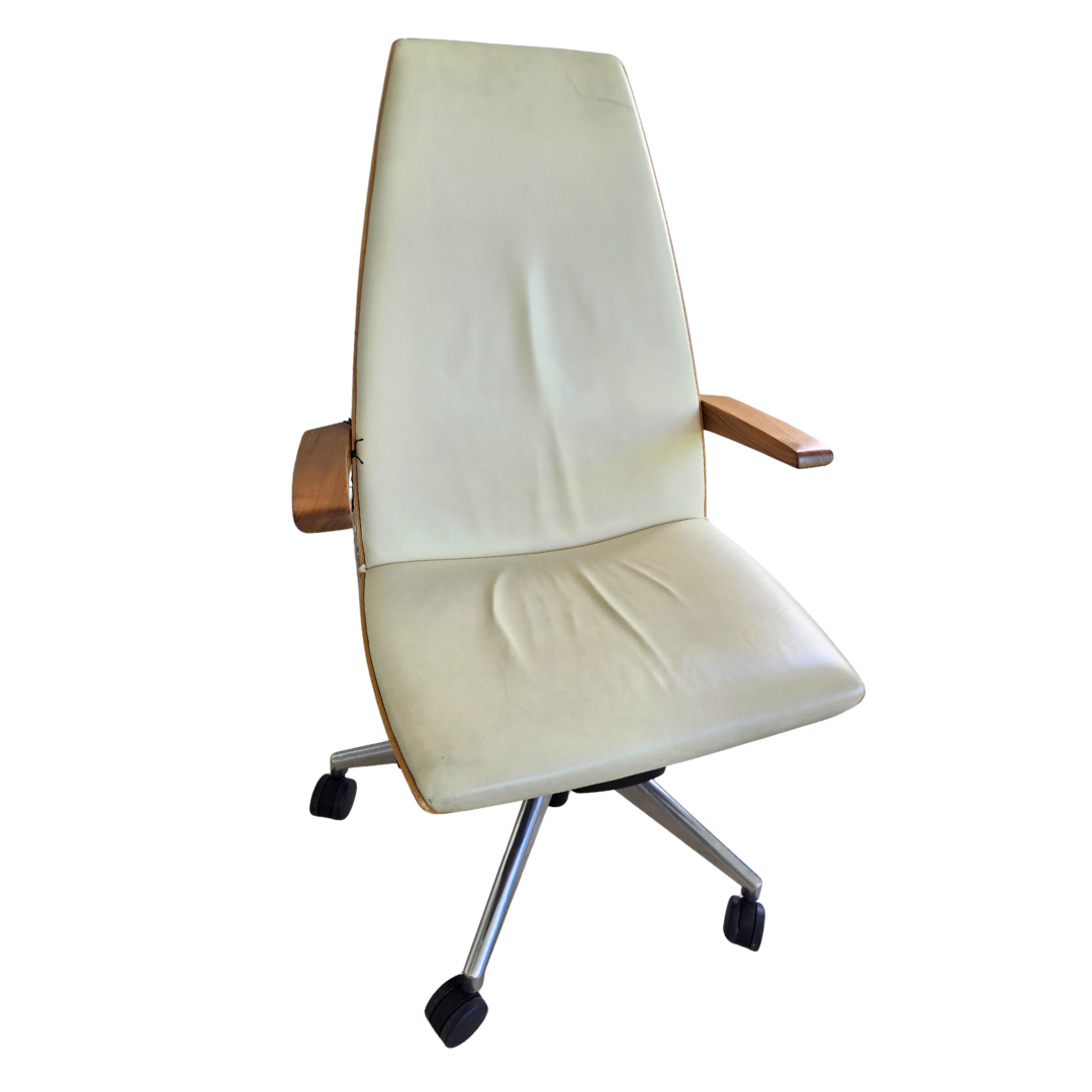 Geiger Clamshell High Back Executive Chair in White