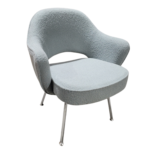 Knoll Saarinen Executive Armchair in Grey Bouclé