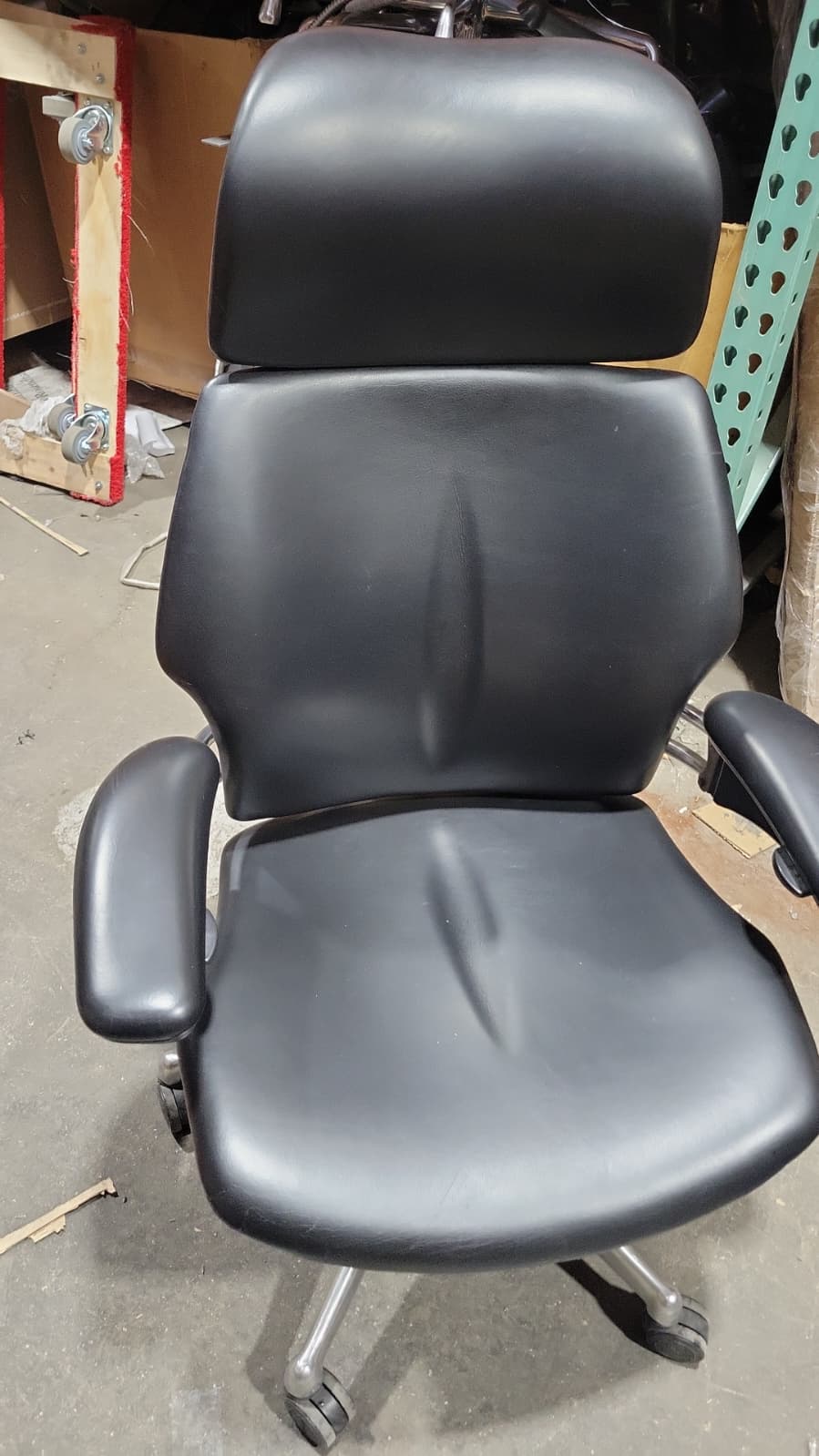 Humanscale Freedom Chair with Headrest in Black Eco-Leather