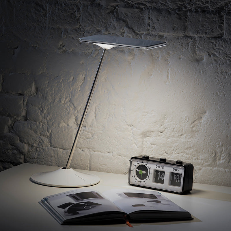 Humanscale Horizon 2.0 Adjustable LED Desk Lamp